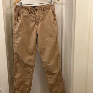 American Eagle men’s next level flex khaki pants